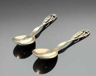 2pc Georg Jensen #42 Ornamental Sterling Silver Spoons Pair 