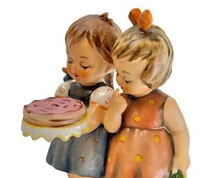 Goebel Hummel Figurine Happy Birthday #176/0, TMK-5