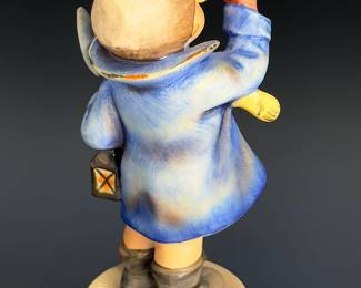Goebel Hummel Figurine Hear Ye, Hear Ye #15/0, TMK-5
