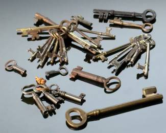 Lot of Vintage/Antique Skeleton Keys 