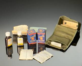 Original U.S. USN Naval Aviator First Aid Pouch Navy S2-1063