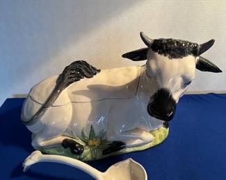 Very cute cow soup tureen with ladle (made in Italy).