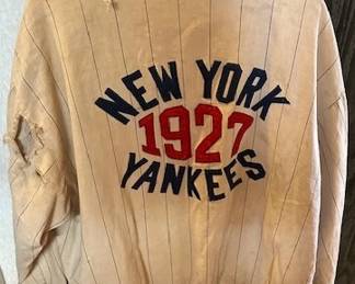 Vintage New York Yankees reversable baseball jacket.