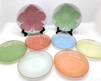 Set 6 Translucent Glass Bowls With Gold Edges & 2 Galvani Leaf Plates
Lot #: 40