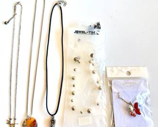 5 Pendant Necklaces, 2 New With Tags
Lot #: 176