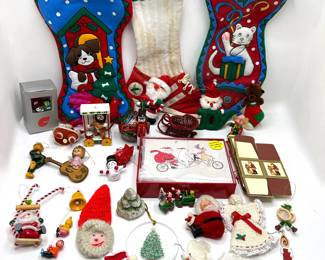 Christmas Ornaments, Stockings & Other Decorations, Mostly Vintage
Lot #: 196