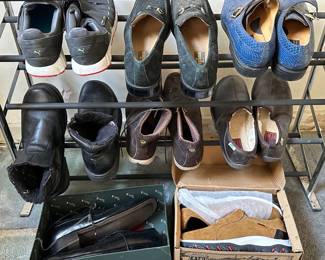 8 Pairs Men's Shoes, 2 New In Box, Most Others Barely Used, Size 12 To 13
Lot #: 102