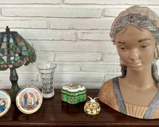 Lladro Bust of girl and the green trinket box and the bird trinket box are sold.