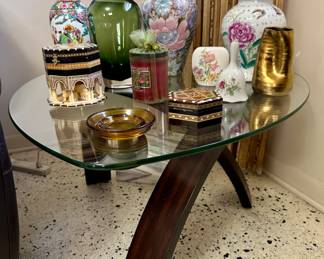 The green vase is sold.