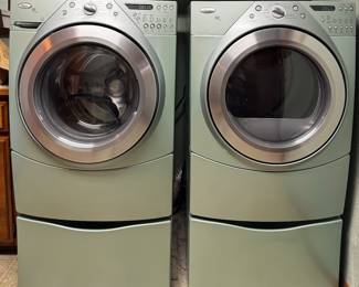 Gas washer and dryer set