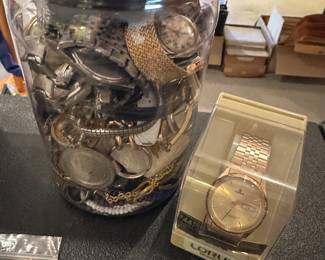 Grab Jar of Combined Jewelry