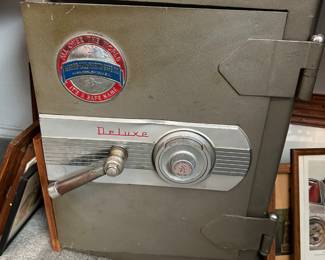 Deluxe Safe
