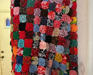 Vintage Yo-Yo Quilt