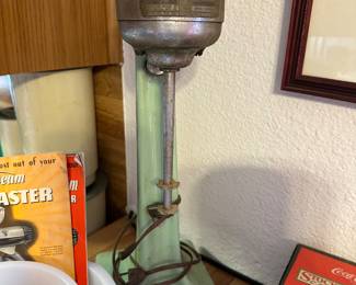 Vintage Shake Maker