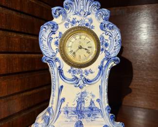 Delft mantle clock