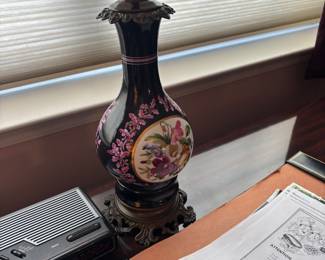 Vintage porcelain lamp (1)