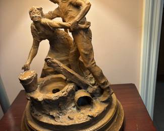 Close up
Of metal table lamp (1)