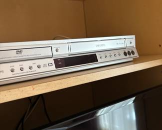 DVD / vcr dual player 