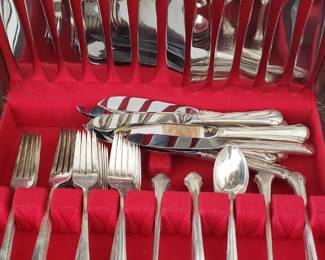 Very large set of Towle sterling flatware