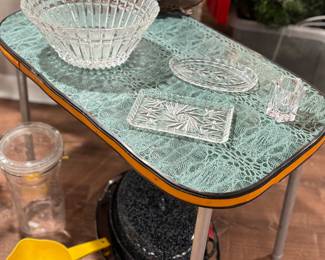 Vintage table, crystal bowl and accessories
