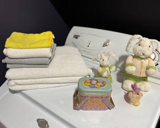 Easter decor, towels