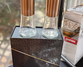 Wolfgang Puck electric spice grinder set