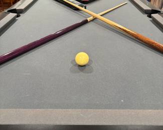Very nice Brunswick pool table\
