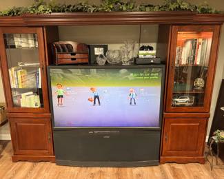 Entertainment center (unit has shelf for flat screen tv)