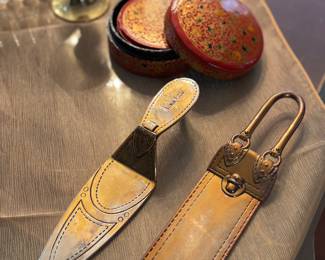 Serving utensils