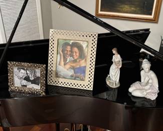 Lladro figurines, Lenox frame