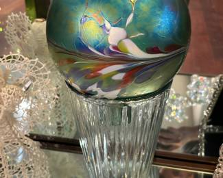 Crystal vase, gazing ball