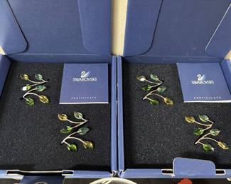Swarovski crystal napkin rings (matching vase in other picture)