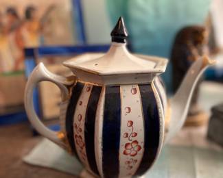 Tea pot