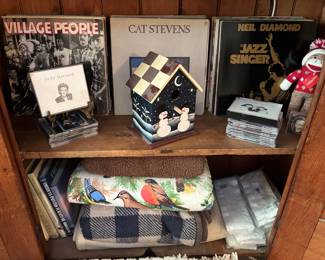 33 rpm vinyl records, cd's