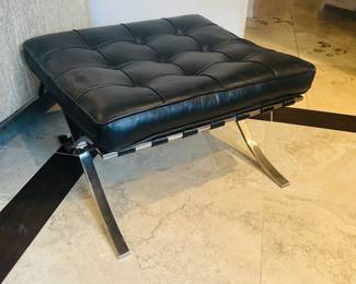 Knoll Barcelona stool 