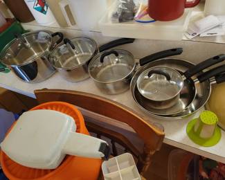 Great pot and pan set!