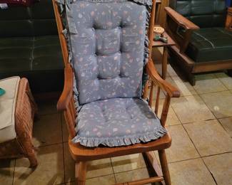 Great solid Oak rocking chair, very nice!