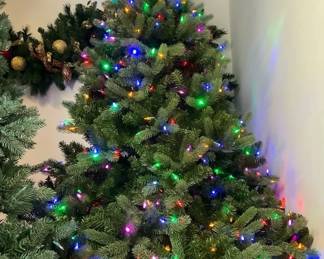 PreLit Multicolor, Multisetting Christmas Tree