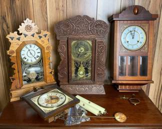 Antique and Vintage Clocks Lot