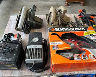 Battery Charger, Air Pump, B&D decorating set! 