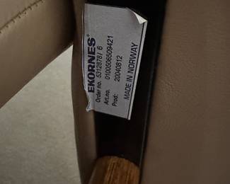 Ekornes Stressless Recliner Arm Chair with Ottoman. Tan Leather in excellent condition! 