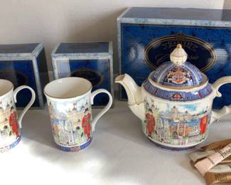 English Bone China Sadler Thameside