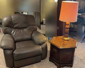Lazy Boy Recliner Table and Lamp