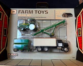 John Deere Farm Toys Grain Set