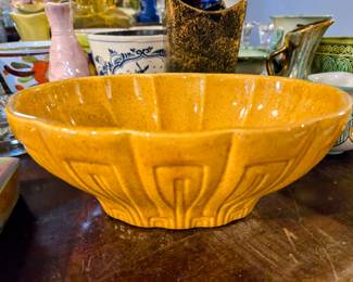 Collectable Pottery to include, Hull, Calif USA, Haeger USA, McCoy. California Orig, Frankoma, Holland Mold