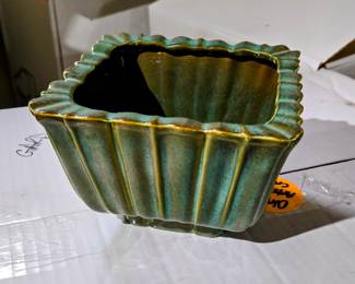 Collectable Pottery to include, Hull, Calif USA, Haeger USA, McCoy. California Orig, Frankoma, Holland Mold