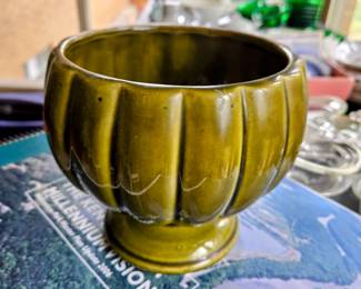 Collectable Pottery to include, Hull, Calif USA, Haeger USA, McCoy. California Orig, Frankoma, Holland Mold