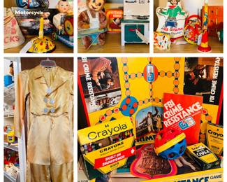SO MANY vintage toys and games.