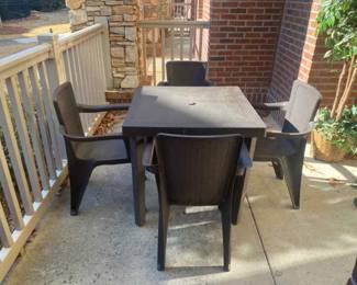 MQ Patio Set