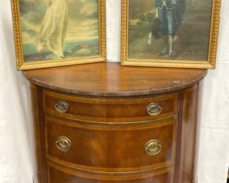 Round Dresser With Duo Art